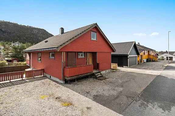Enebolig Dale - Oppusset med Dobbelgarasje