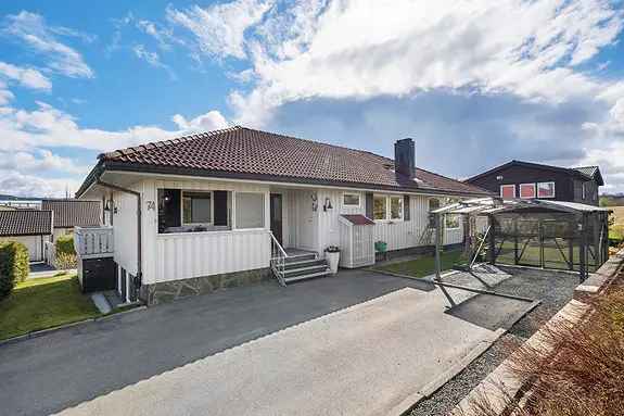 Stor Familiebolig med Utleie og Dobbelgarasje Brøset