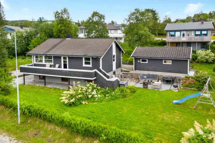Enebolig med garasje Kolvereid