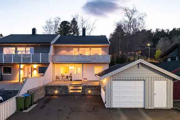 Familiebolig med Fjordutsikt 3 Soverom Garasje