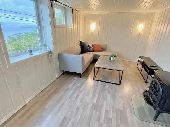Lys Sokkelleilighet Nordbyen - Mjøsutsikt - Ferdig Møblert
