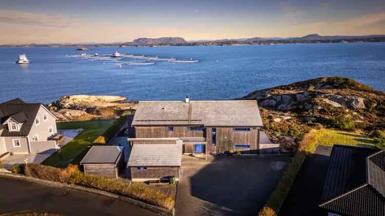 Funkisbolig 2012 Sjøutsikt Dobbel Garasje 3 Soverom Rong