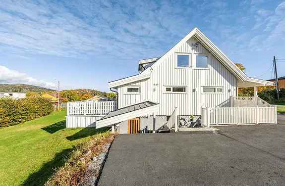 Møblert 3-roms leilighet til leie nær sentrum