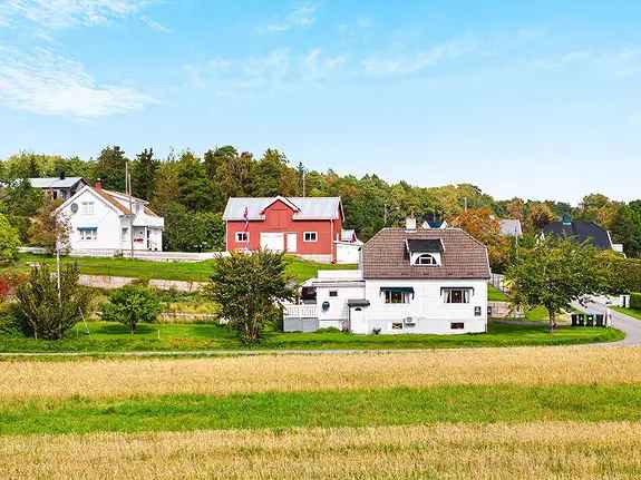 Enebolig Slevik - stort potensial - stor tomt