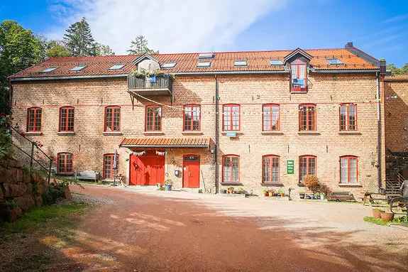 Stor Kombinasjonseiendom Fossekleiva - Leilighet og Næringsdel