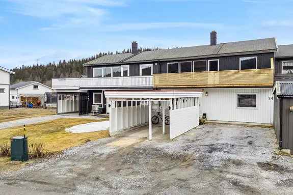 Enebolig i rekkehus 3 soverom 2 bad Carport Gruben