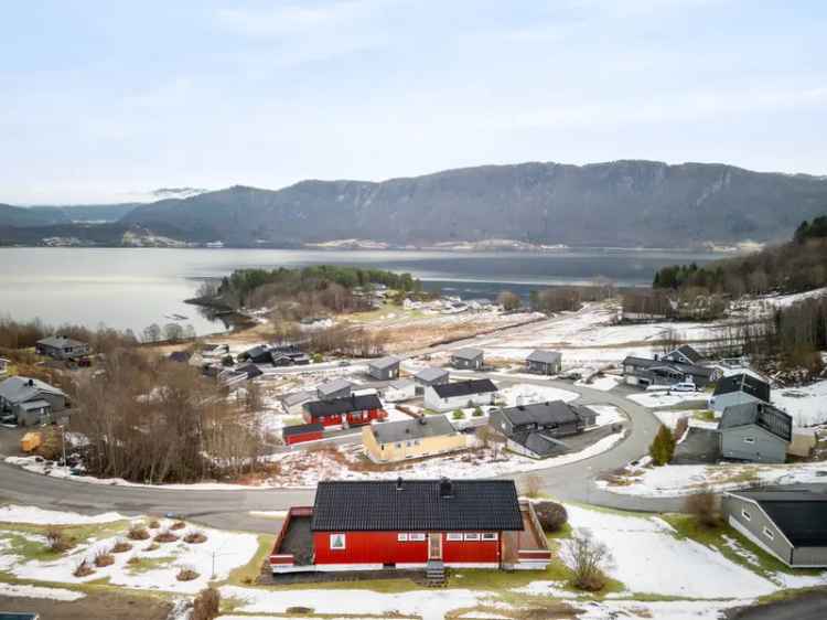 Enebolig med utleiedel Kyrksæterøra 4 soverom Stor tomt