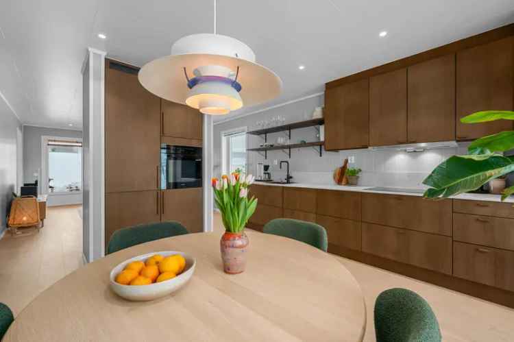 Moderne 3-roms leilighet med terrasse og garasjeplass