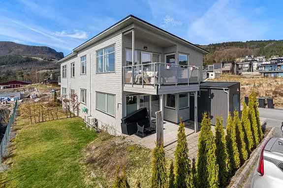 Lekker Endelig Leilighet i Resahagen