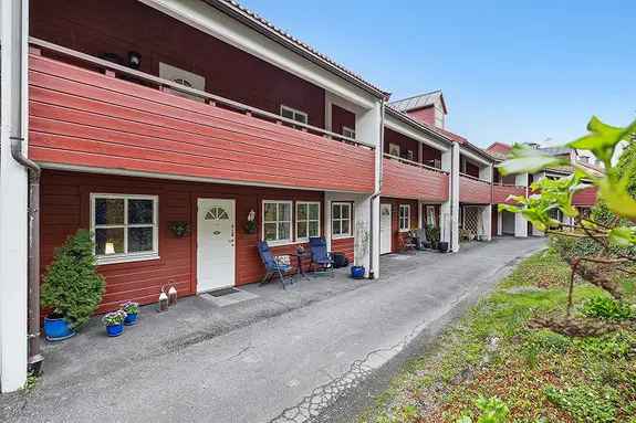 2-roms Leilighet med Fjordutsikt og Parkering