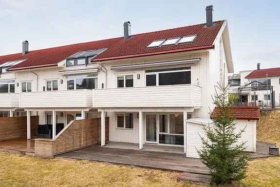 Tiller rekkehus 6 soverom - Familiebolig med hage