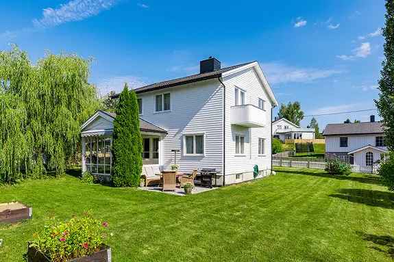 Sjarmerende enebolig med hybel og garasje
