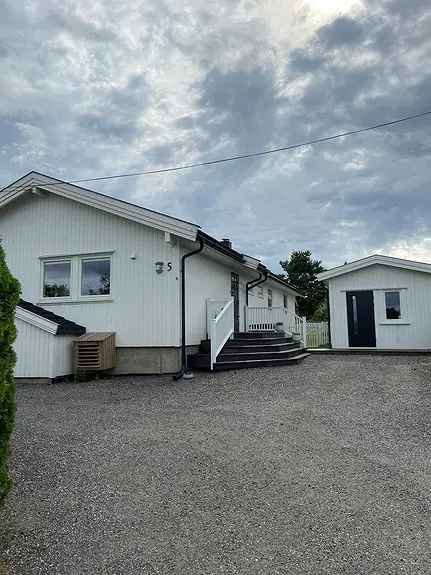 Nyoppusset Hybel pa Grålum Med Strom Og Internett