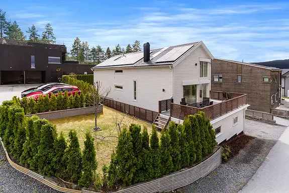 Gamlegrendåsen Enebolig - 5 Soverom Dobbelgarasje Solcelle