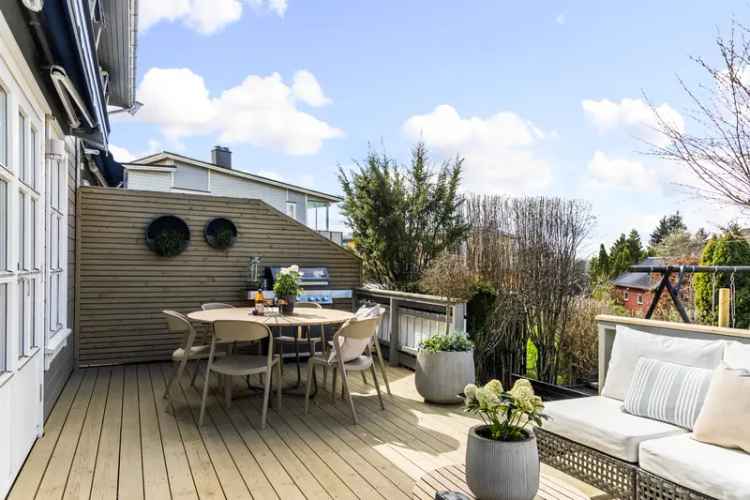 Jessheim Halvpart Tomannsbolig 4 Soverom Carport