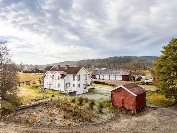 Økologisk Gård Hukusjøen -  Frilandsgris 2393 DAA Stor Våningshus