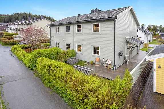 Vikåsen Halvpart 3 Soverom Carport Stor Terrasse