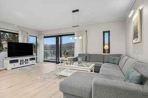 Moderne 3-roms leilighet Notodden - sentral beliggenhet og flott utsikt