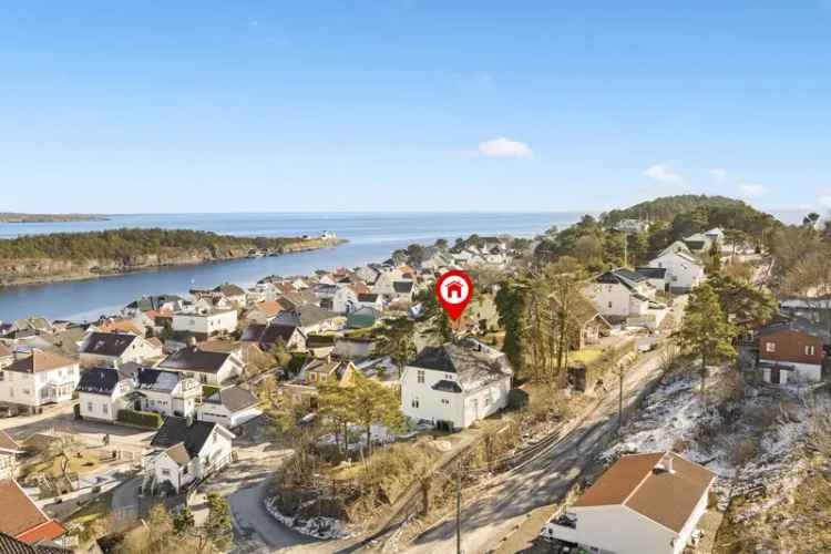 Tradisjonsrik Villa i Langesund - Sjøutsikt og Gode Solforhold