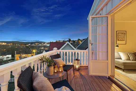 Familievennlig Villa med Fjordutsikt N




















øste