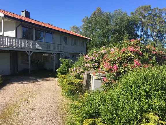 Sokkelleilighet 2 soverom Lillesand - Stor hage Parkering