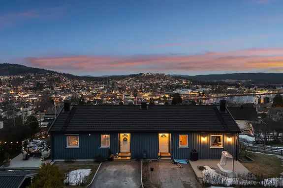Nyrenovert tomannsbolig Halvdel med fantastisk utsikt