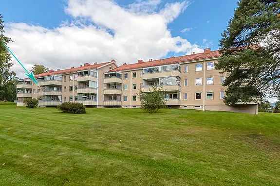 Pent oppusset 3-roms leilighet med balkong og parkering