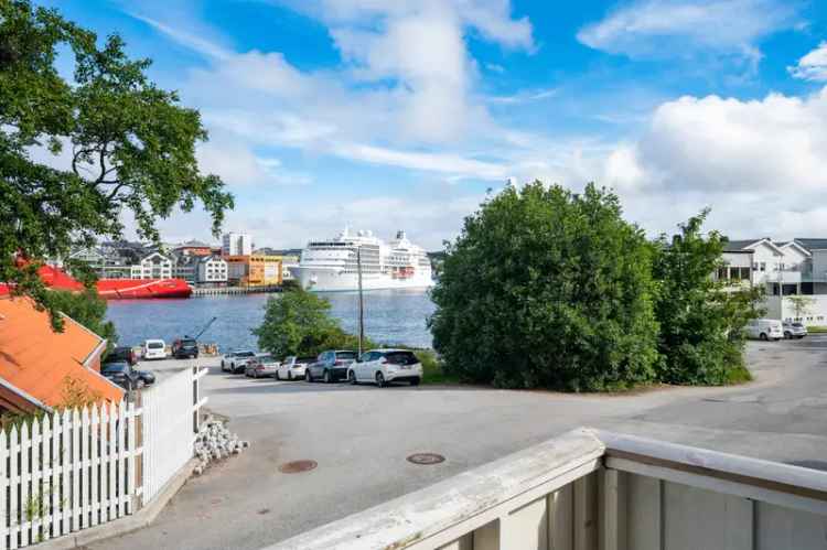 Selveierleilighet med Næringslokale Havneutsikt Kristiansund