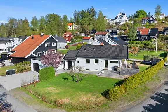 Moderne Enebolig Ringstabekk - Familievennlig Villastrøk