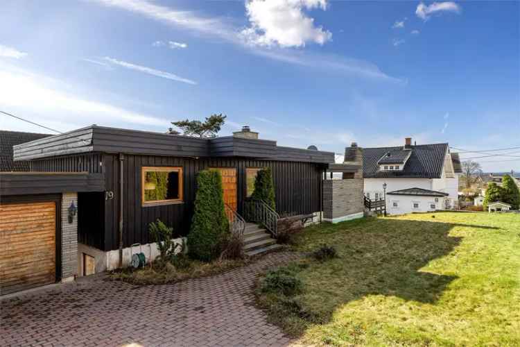Grefsen allé 19 - Enebolig med hage og terrasse