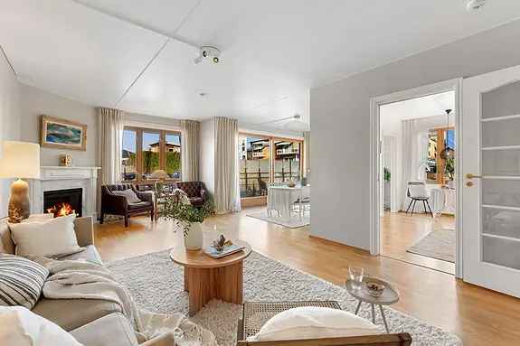 Moderne 3-roms leilighet Bekkestua Stor Balkong Garasjeplass