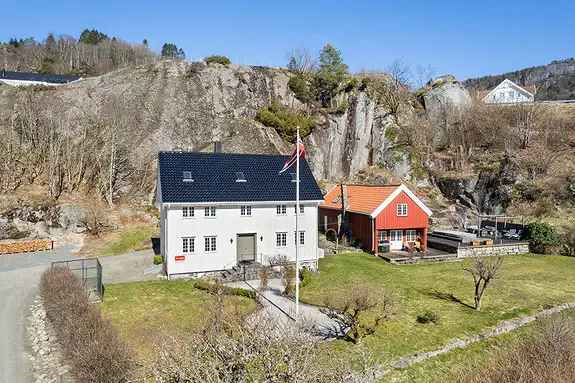 Sande Feda Unik Eiendom To Boliger Skipperhus 1750