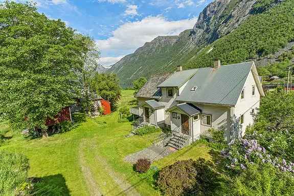 Innhaldsrikt Småbruk Øye Naust Jaktrett