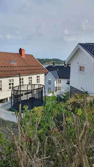 Lys Leilighet Sentralt Med Sjøutsikt