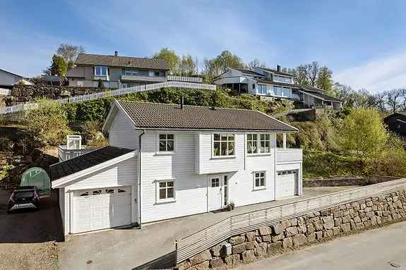 Enebolig Kvass	åsveien 31 - Solrikt og Lettstelt