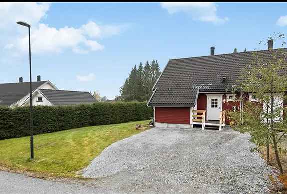 Lys tomannsboligdel Maura - 3 soverom, 2 bad, Elbil lader