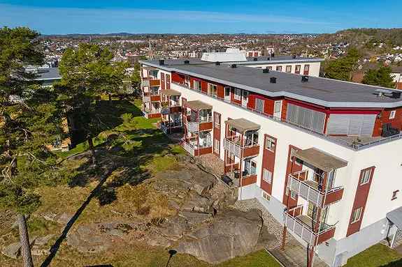 Leilighet med sydvendt balkong og garasje - Nær byen