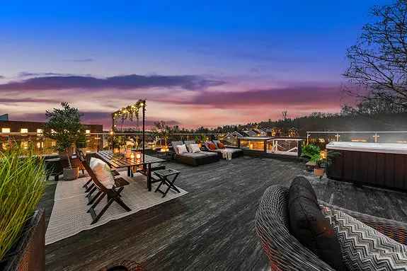 Elegant Funkisbolig 2019 - 6 Soverom, 5 Bad, Takterrasse