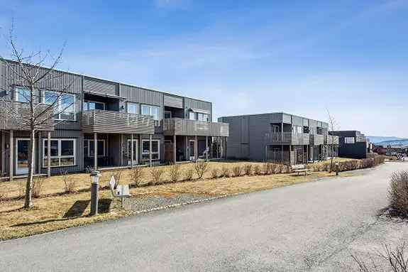2-roms leilighet Hamar - Balkong Carport Kort vei til sentrum