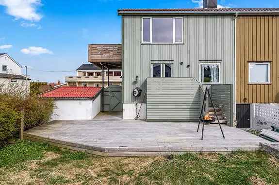 Flott Halvpart Tomannsbolig Myra Garasje Nær Sentrum