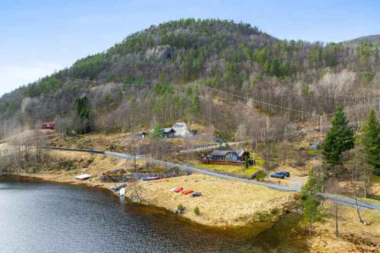 Familiehytte ved Breilandsvatnet Hjelmeland
