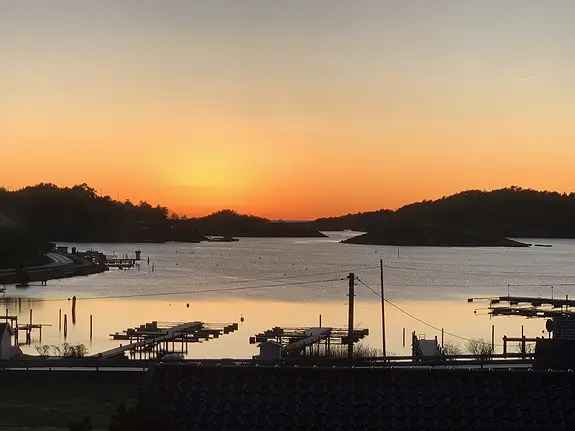 Liten leilighet med idyllisk beliggenhet