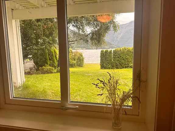 Hybel Sogndal Sentrum Fjordutsikt