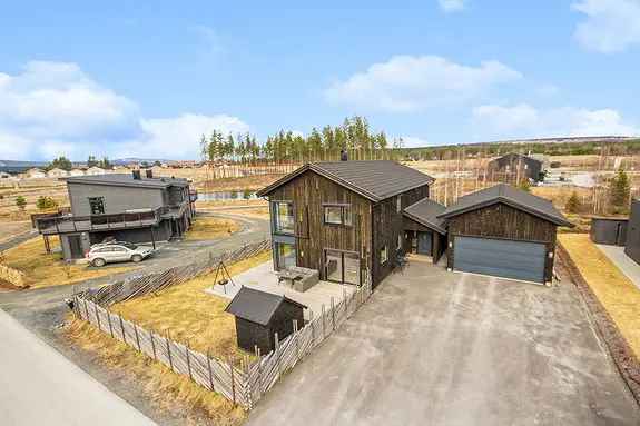 Stor Familiebolig 2021 - Høy Standard - Dobbelgarasje
