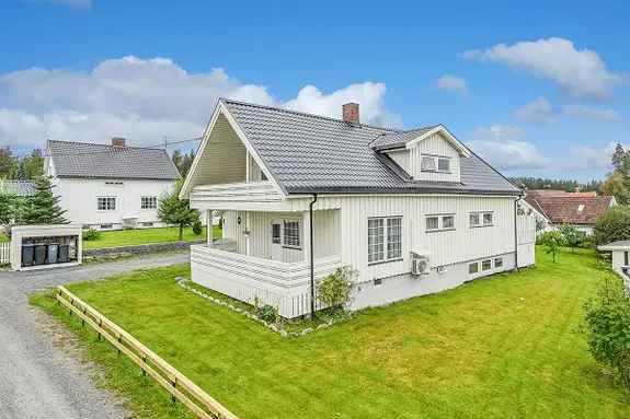 Romslig enebolig i Hunndalen - 4 soverom - Dobbelgarasje