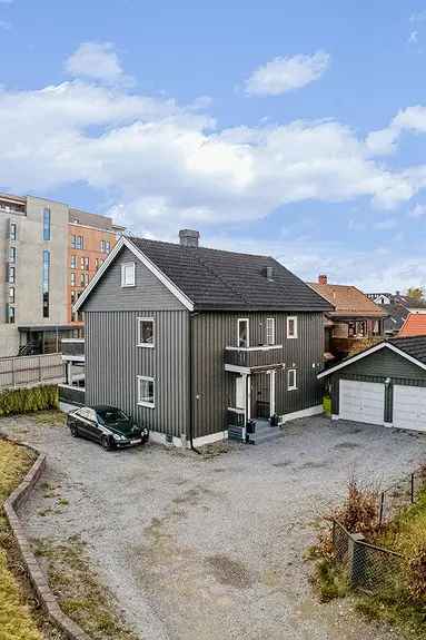 Halvpart tomannsbolig 2 soverom Flislagt bad Garasje