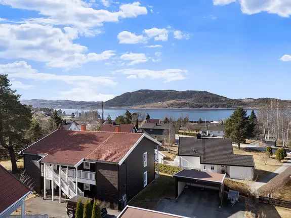 3-roms leilighet Brumunddal - Mjøsutsikt og Carport