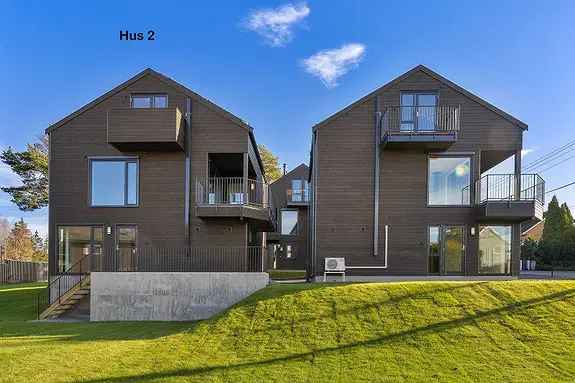 Helt ny enebolig Høybråten - solrik hage, garasje, 3 soverom