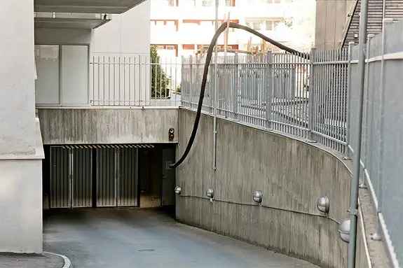 Garasjeplass med elbillader ved Alexander Kiellands plass