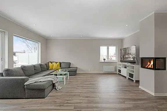 Nordstrand 4-roms leilighet Balkong Hage Garasjeplass